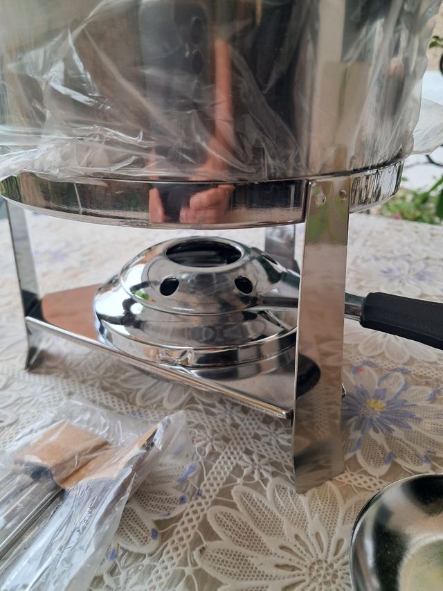 Fondue de metal nueva