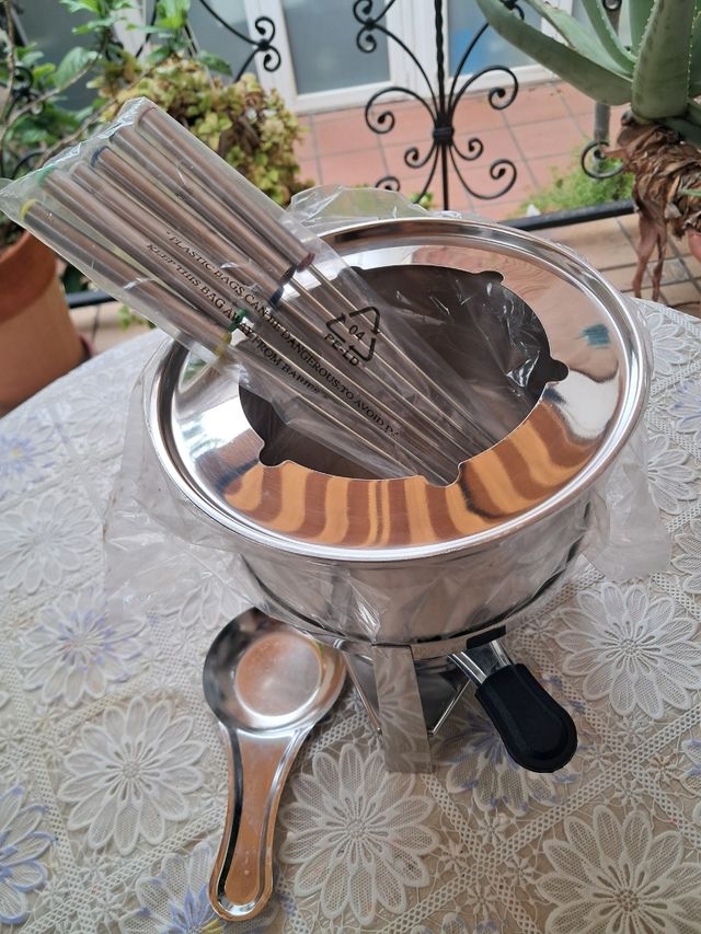 Fondue de metal nueva
