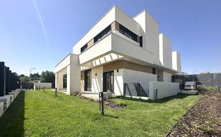 Casa en alquiler en Valdemarín en Madrid