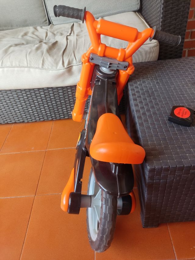 Correpasillos moto feber Repsol infantil