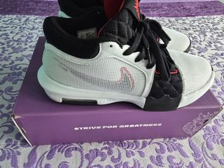 Nike LeBron Originales 