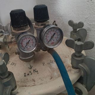 Calderín de pintura/ yeso Sagola 300 litros.