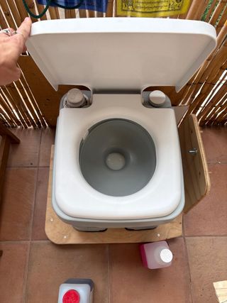 WC quimico portátil para furgoneta camper.