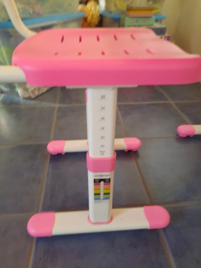 Mesa escritorio con silla