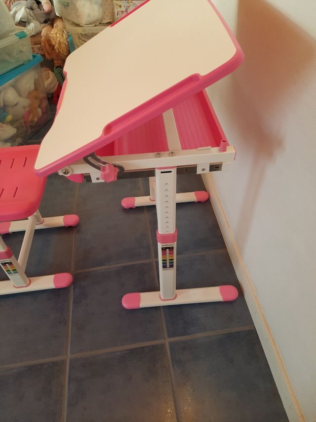 Mesa escritorio con silla