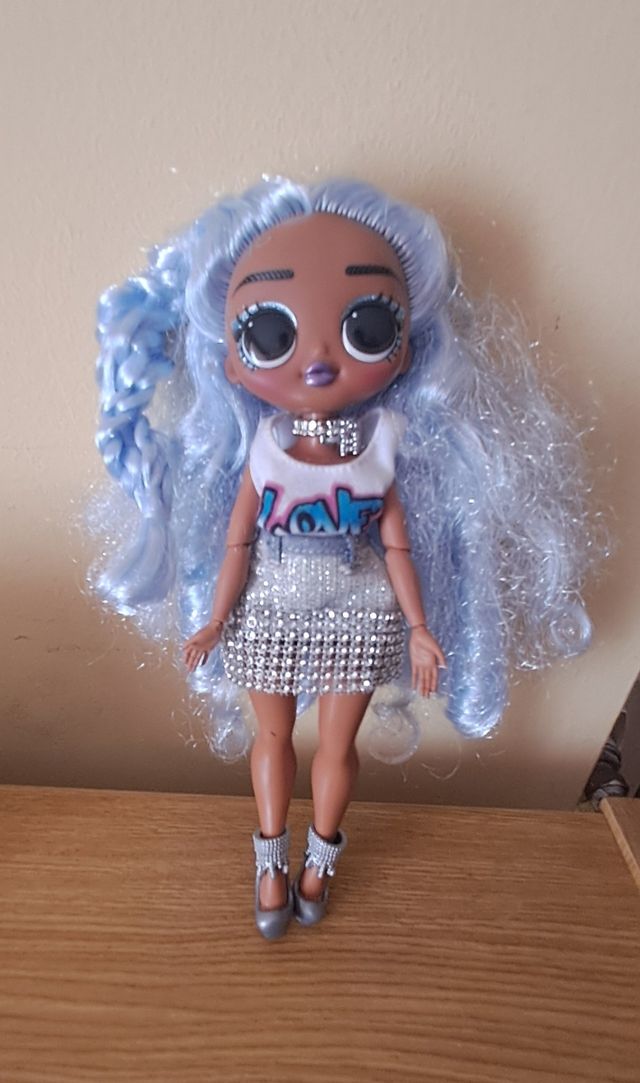 Muñeca LOL Surprise Missy Frost