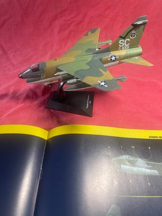 Avion A-7D Corsair II Maqueta