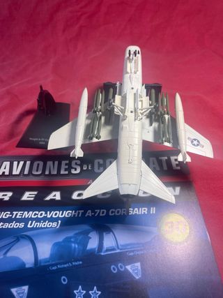 Avion A-7D Corsair II Maqueta