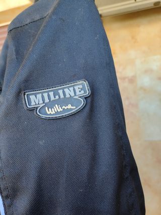 Chaqueta moto Miline con  protecciones 
en hombros