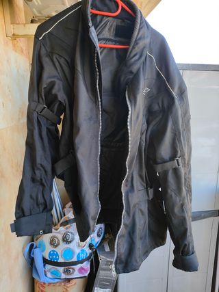 Chaqueta moto Miline con  protecciones 
en hombros