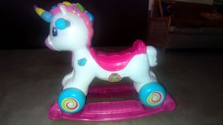 Unicornio mecedora con ruedas