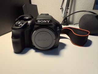Sony Alpha 3000 con objetivo 18-55 mm + mochila 