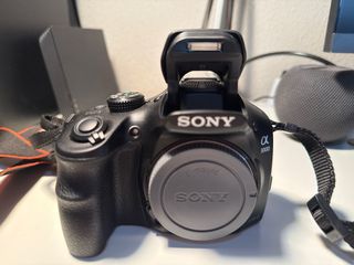 Sony Alpha 3000 con objetivo 18-55 mm + mochila 
