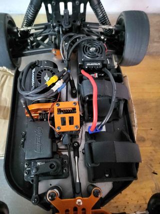 HPI Trophy 6s: Auto RC potente