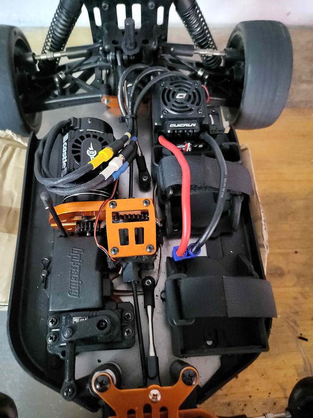 HPI Trophy 6s: Auto RC potente