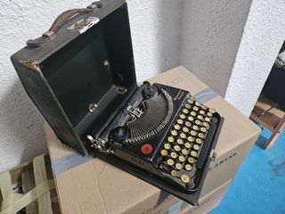 Remington Portable: Máquina de escribir antigua