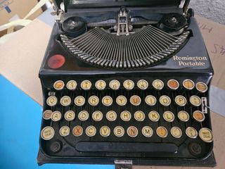 Remington Portable: Máquina de escribir antigua