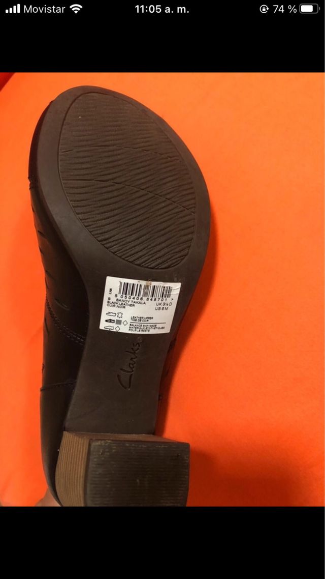 Zapatos Clarks negros - Tacón