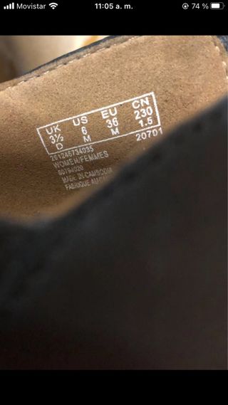 Zapatos Clarks negros - Tacón