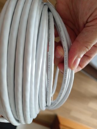 Cable Ethernet Cat6a UTP blanco
