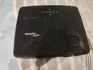 Proyector Optoma + Pantalla