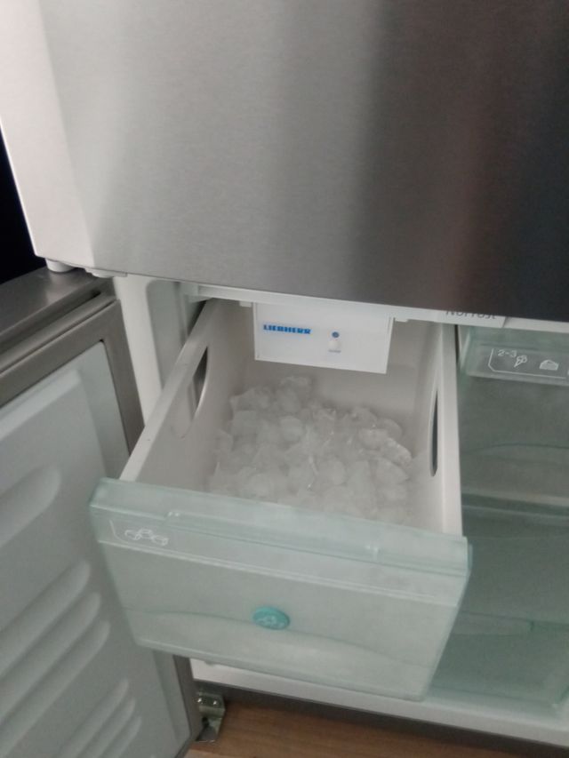 Nevera Liebherr 2m - 450€