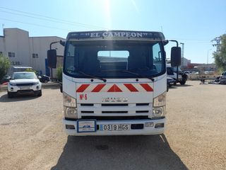 Isuzu NPR 2013