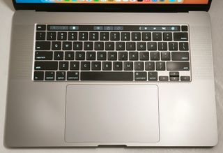 PORTÁTIL MACBOOK PRO 16 A2141 i7/16GB/512GB #22