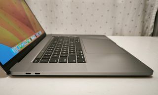 PORTÁTIL MACBOOK PRO 16 A2141 i7/16GB/512GB #22