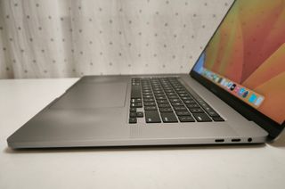PORTÁTIL MACBOOK PRO 16 A2141 i7/16GB/512GB #22