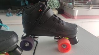 Patines, protecciones, casco y bolsa T40 NUEVOS