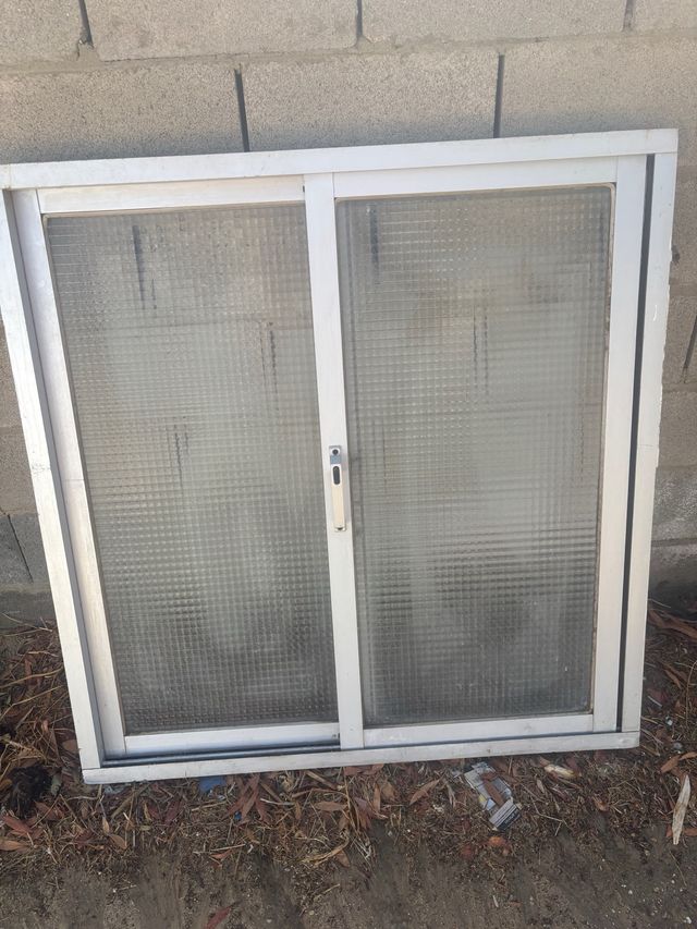 Ventana corrediza aluminio 110 alto 107 ancho 