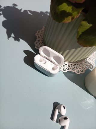 Airpods 3ª Gen Apple 
Blanco
