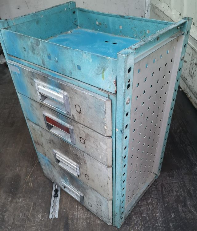 Armario metálico herramientas furgoneta