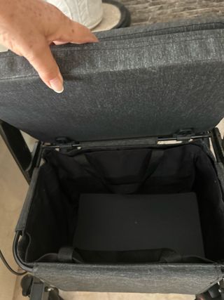 Caminador con asiento y cesta