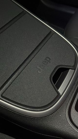 Tapa túnel central salpicadero Jeep Avenger