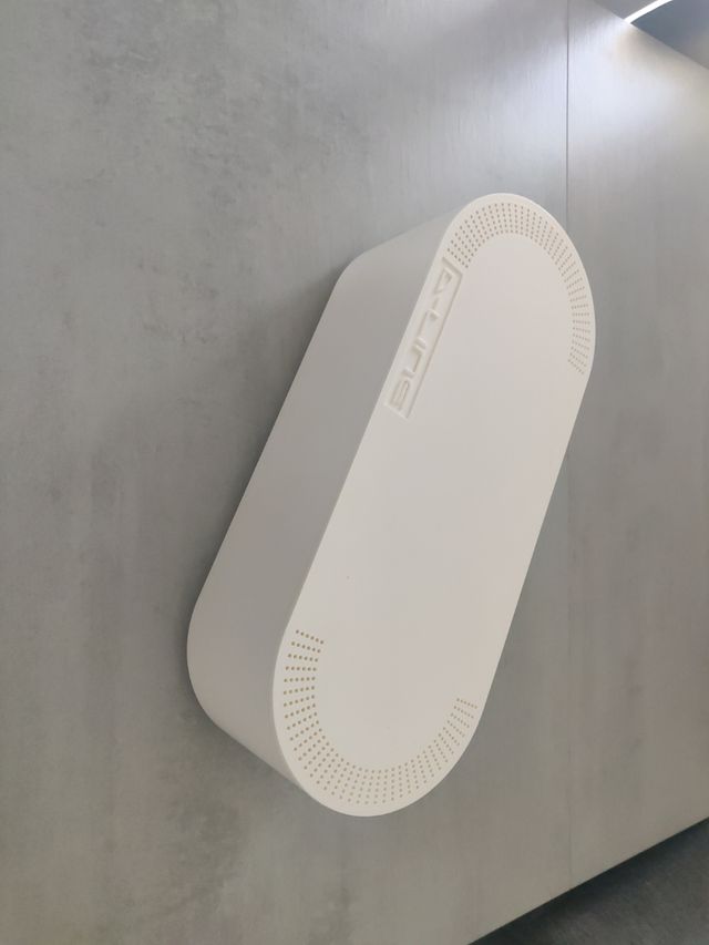 Caja blanca para esconder cables