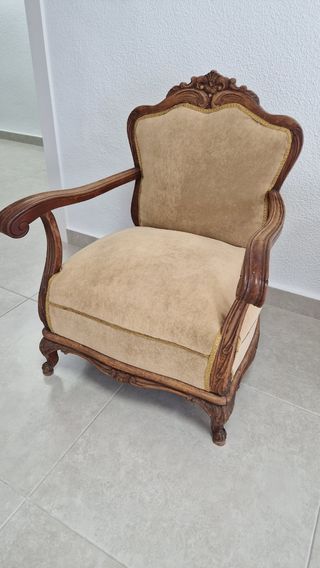 Sillón antiguo de madera