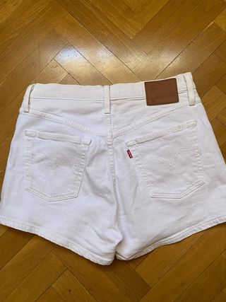 Shorts Levi's blancos