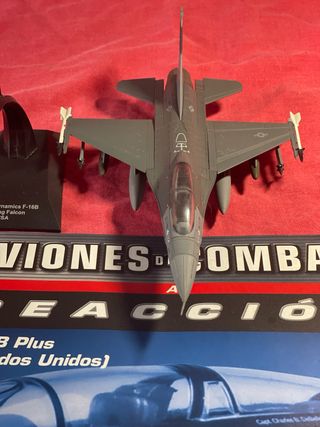 Maqueta F-16B Fighting Falcon + Libro