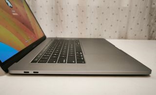 PORTÁTIL MACBOOK PRO 15 A1990 i7/32GB/256GB #24