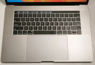 PORTÁTIL MACBOOK PRO 15 A1990 i7/32GB/256GB #24