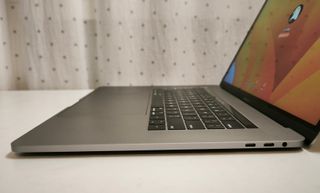 PORTÁTIL MACBOOK PRO 15 A1990 i7/32GB/256GB #24