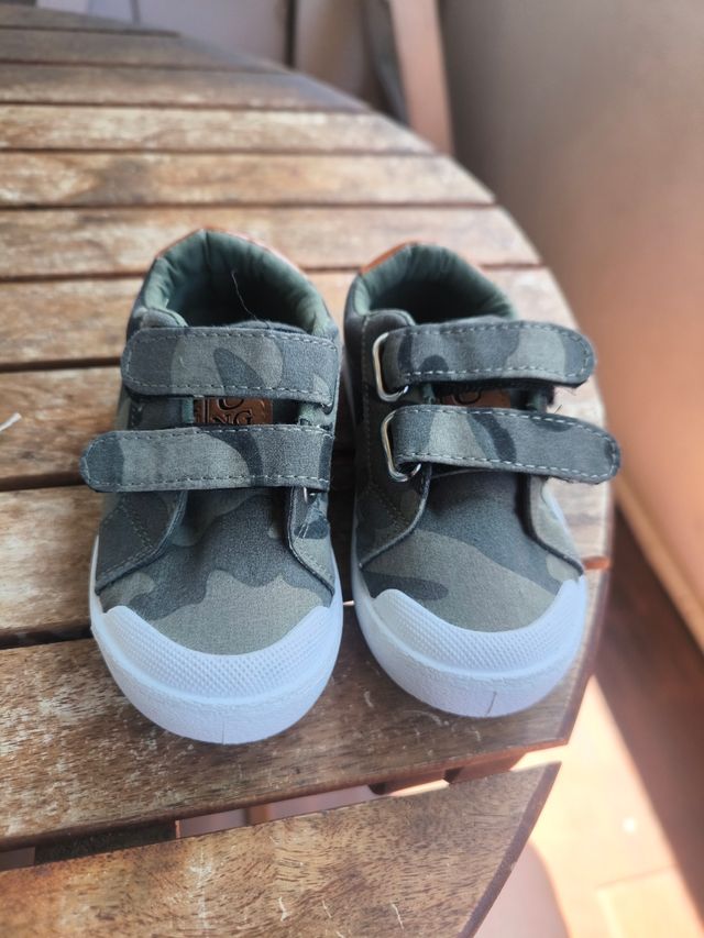 Zapatillas camuflaje bebé talla 24