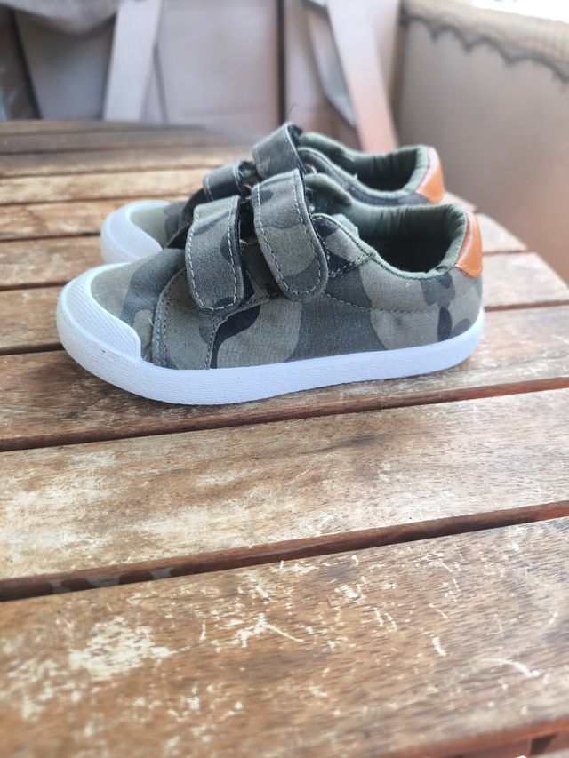 Zapatillas camuflaje bebé talla 24