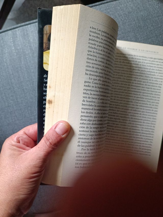 De Todo lo Visible y lo Invisible: Una novela s...