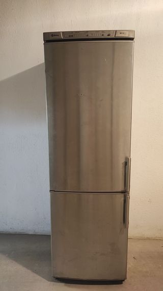 Nevera-congelador Balay acero inoxidable