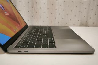 PORTÁTIL MACBOOK PRO 13 A1989 i7/16GB/512GB #26