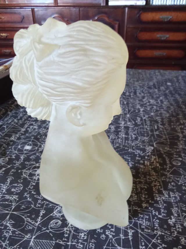 Busto mujer - joyero blanco