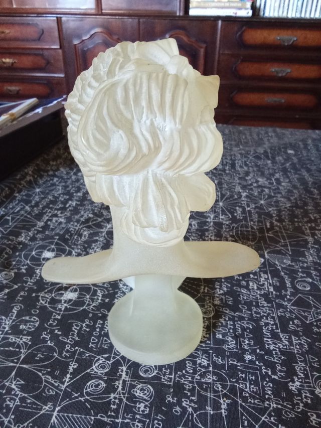 Busto mujer - joyero blanco